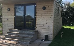 Secluded Log Cabin In Beautiful Private Gardens